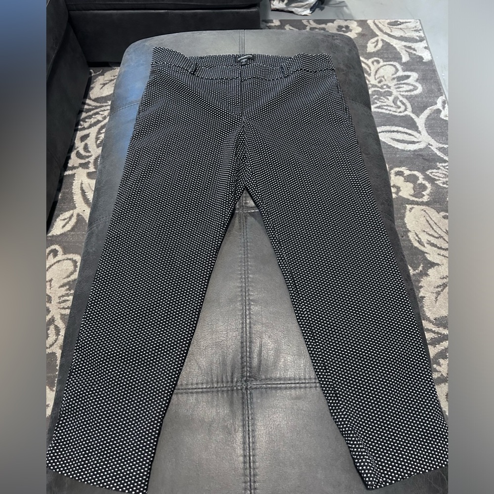 Liz Claiborne career Emma classic black and white dot stretch crop pants size 16